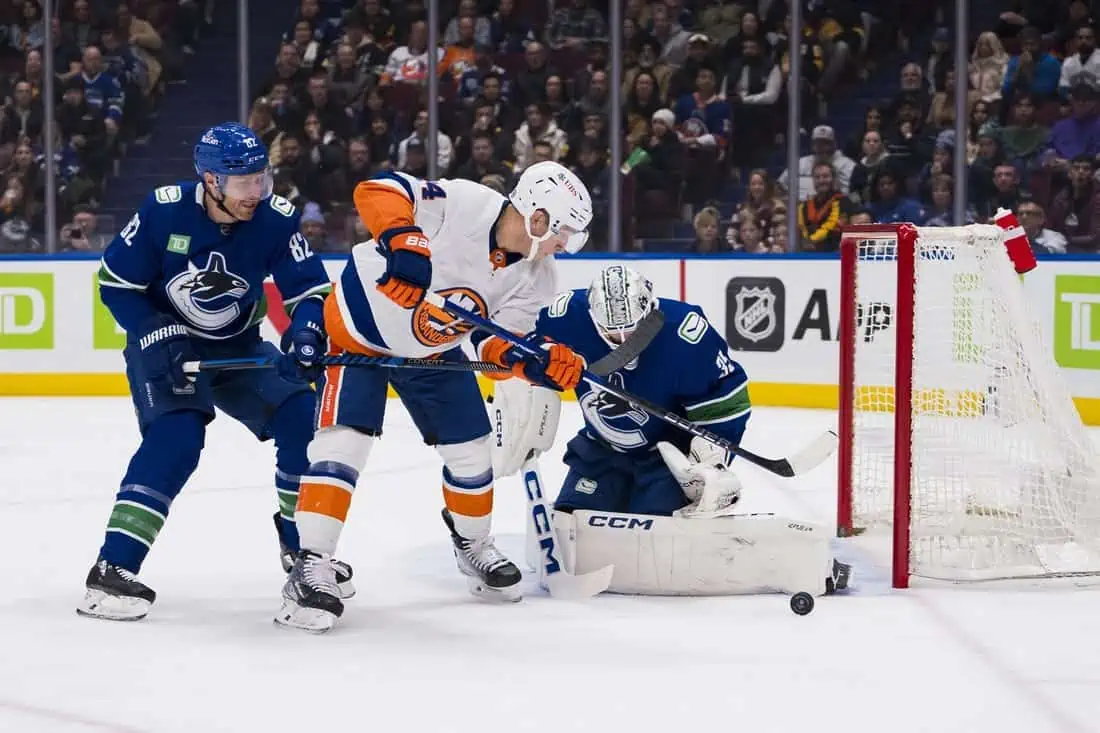 NHL: New York Islanders at Vancouver Canucks