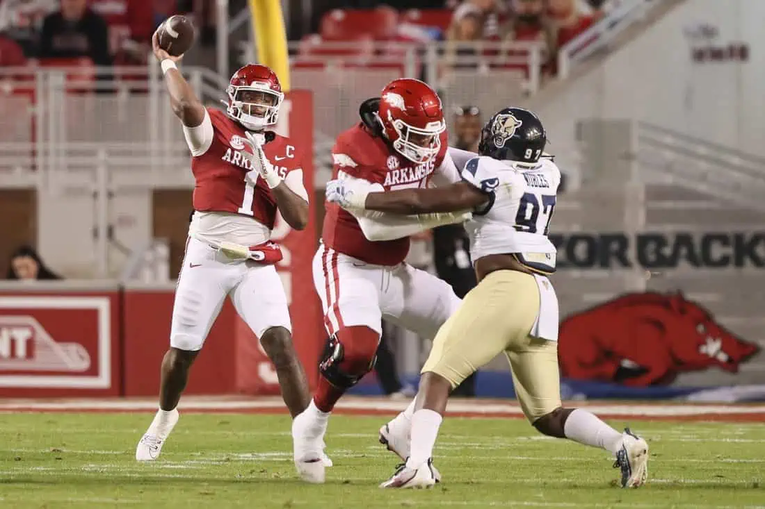 NCAA Football: Florida International at Arkansas